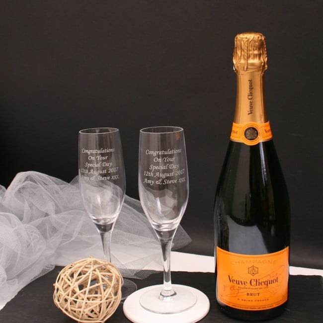 Veuve Clicquot Champagne Gift Set with Champagne Glasses in Gift Box